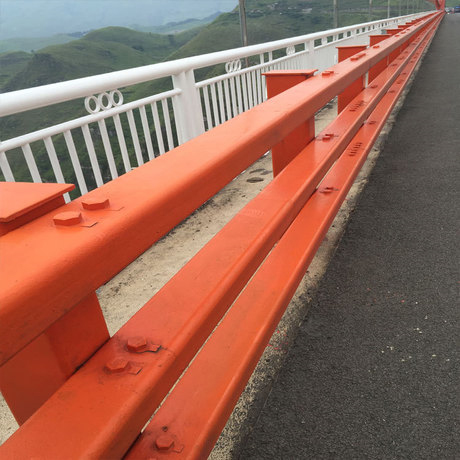 不锈钢南明南明复合管桥梁护栏钢板焊接包厢立柱